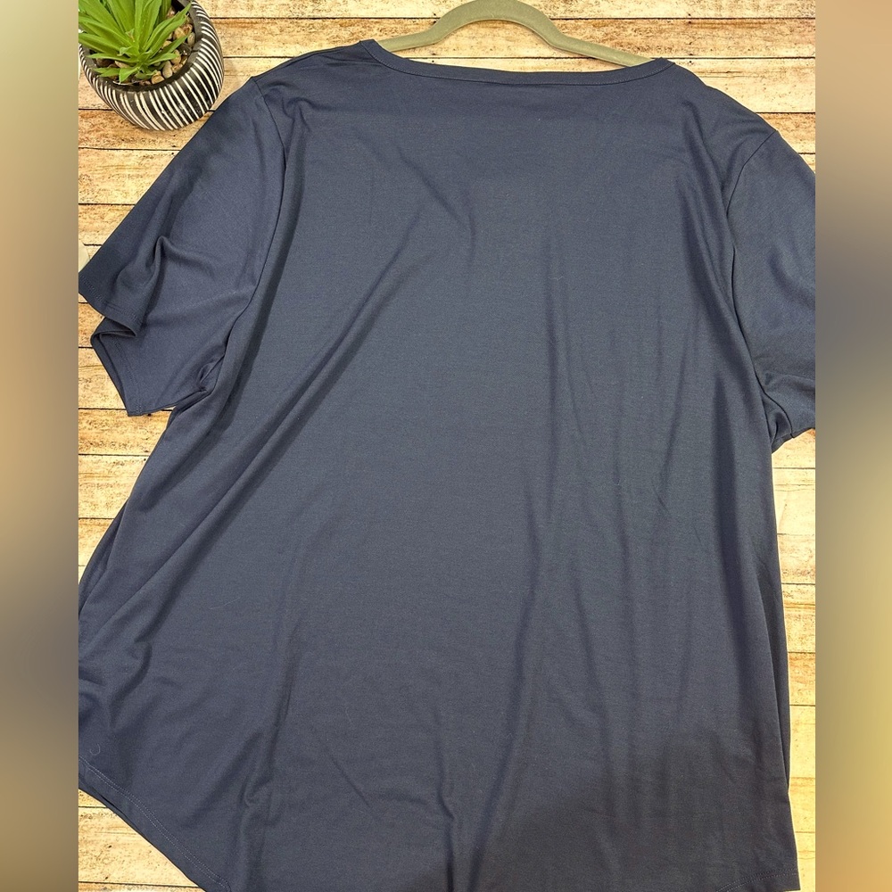 Solid Navy Blue Iris V-neck Tunic (xxl 2XL LulaRoe Iris LLR) - Picture 2 of 6